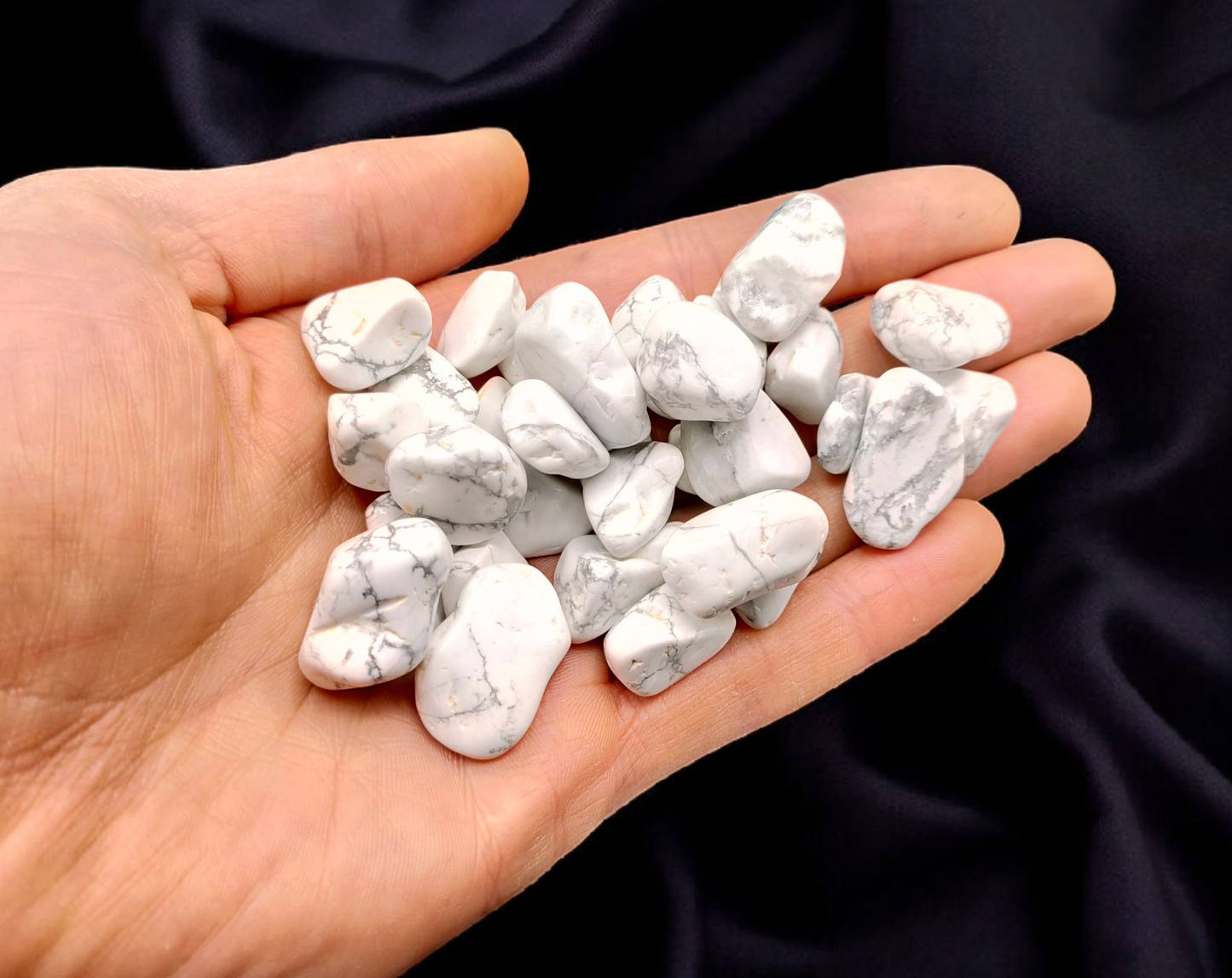 1KG Howlite Chips / Tumbles
