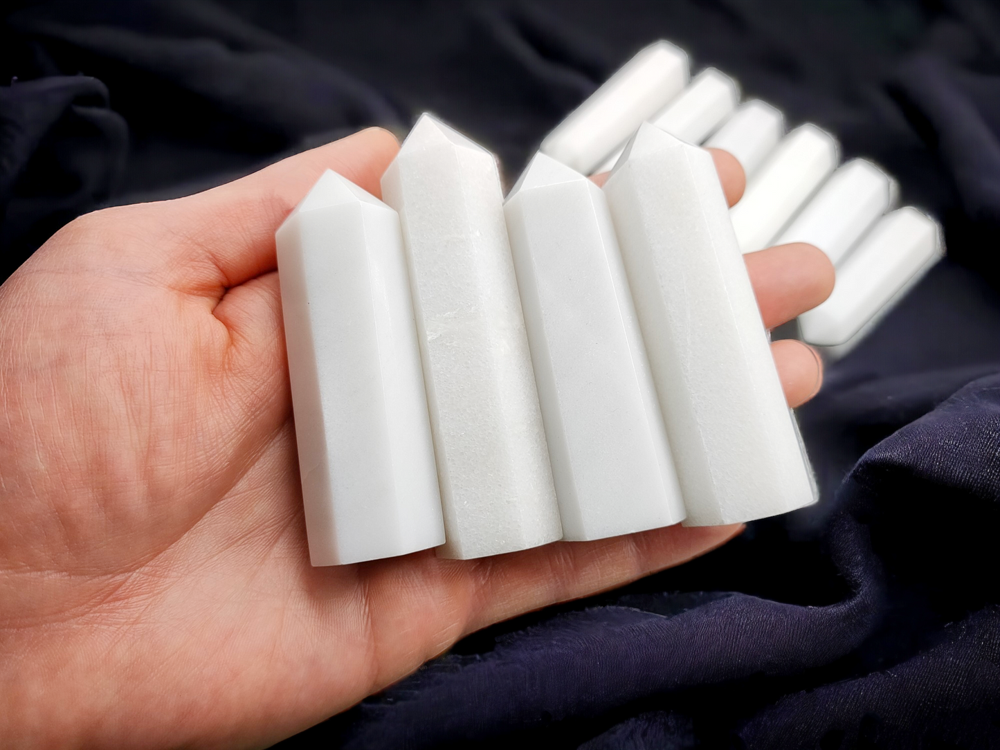1KG White Calcite Towers