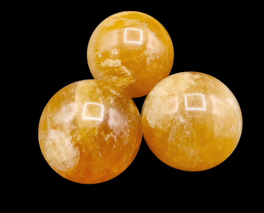 1Kg Yellow Calcite Spheres