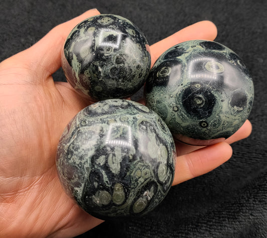 1KG Kambaba Jasper Sphere's
