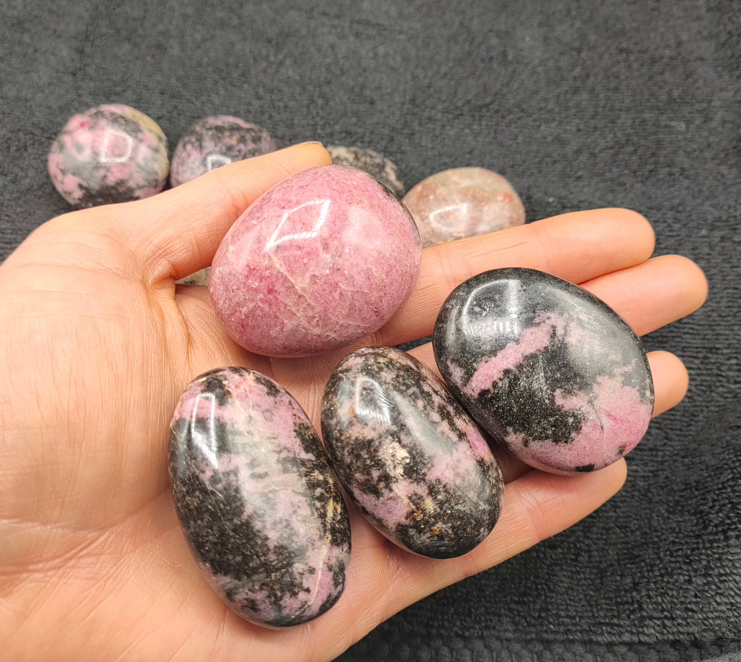1KG Rhodonite Palm Stones