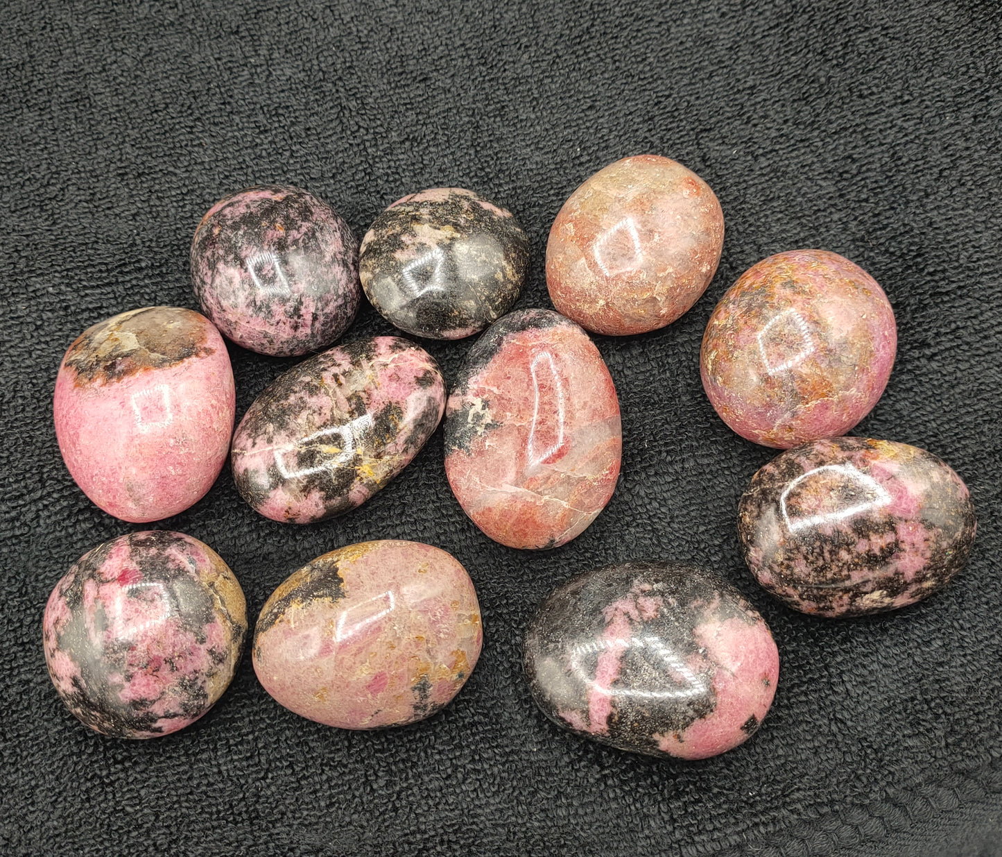 1KG Rhodonite Palm Stones