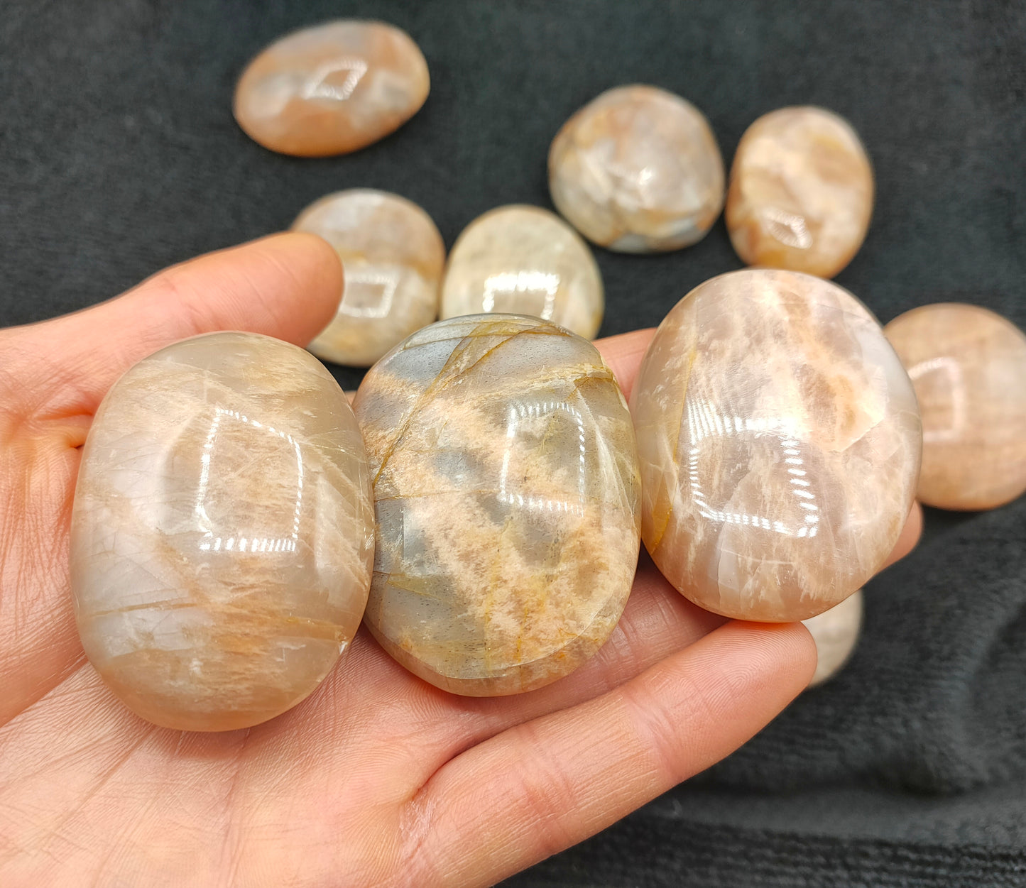 1KG Peach Moonstone Palm Stones
