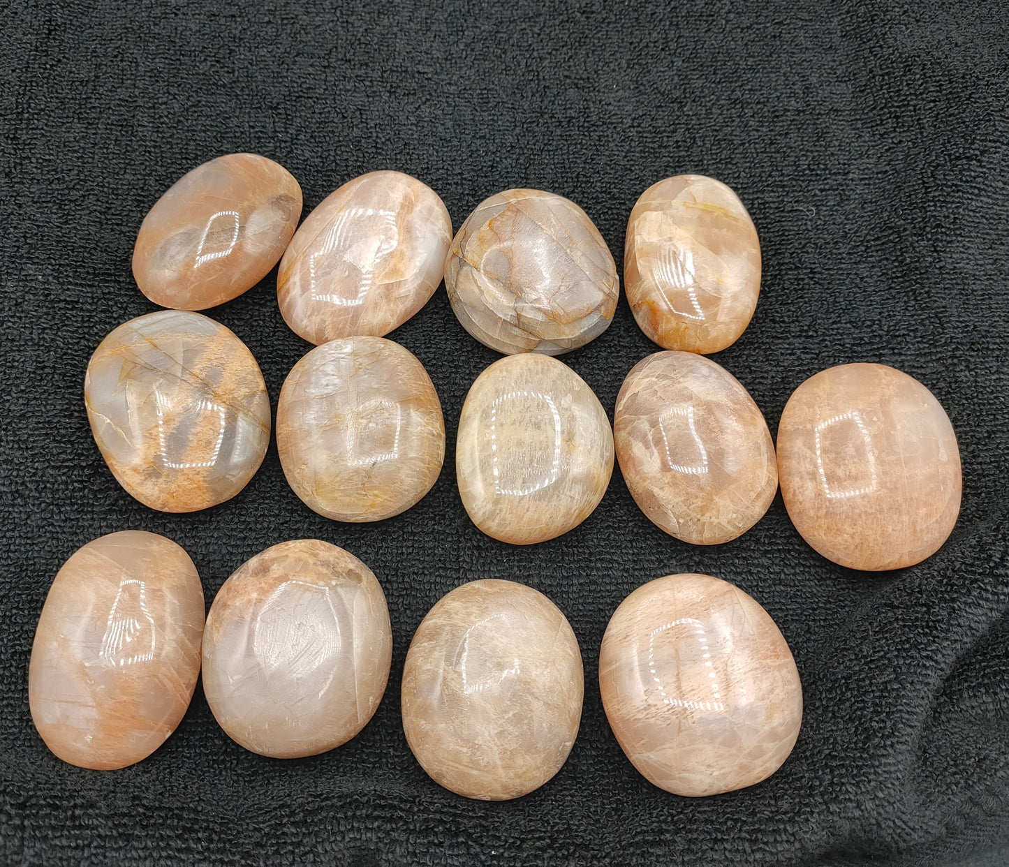 1KG Peach Moonstone Palm Stones