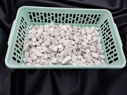1KG Howlite Chips / Tumbles